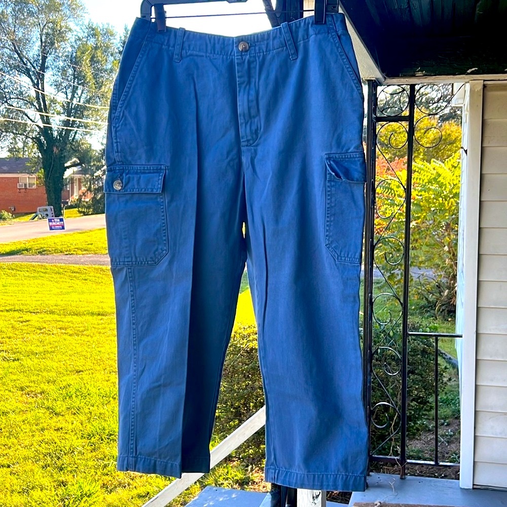 ⭐️ Cherokee blue utility in front smooth back high rise capris women 10